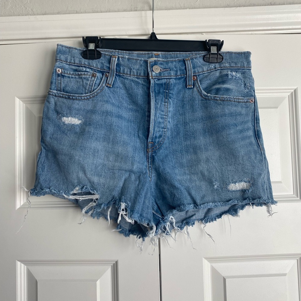 Levi’s high rise denim shorts